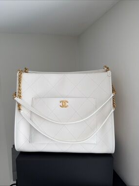 CHANEL Caviar Stitched Pocket White Large